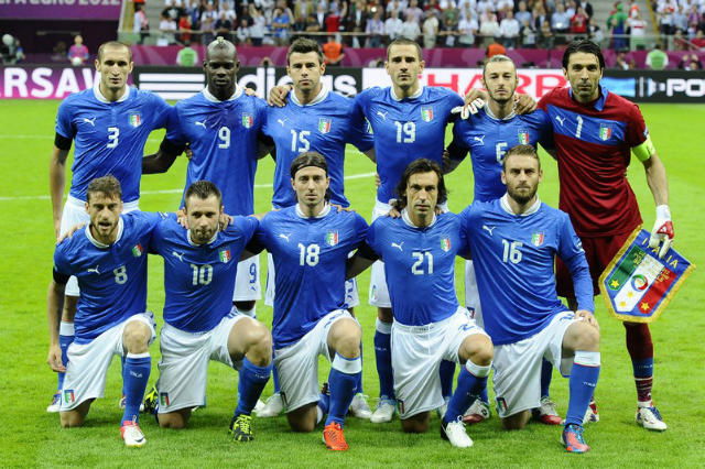Un solo grido: Forza Azzurri! Scrivete il vostro article-post