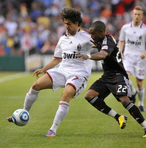 Pato: il calvario delle sue gambe preview