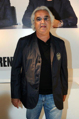 Briatore: “Berlusconi è preoccupato per il Milan” preview