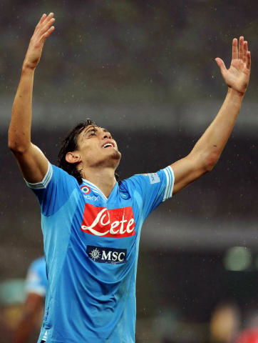 Cavani, l’agente: “Napoli devi essere più cinico” preview