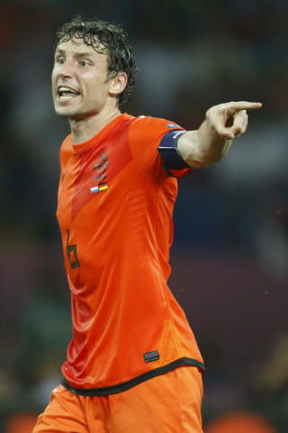 Van Bommel: “Mi aspettavo un altro Napoli” preview