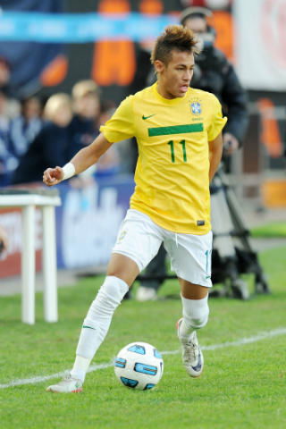 Neymar: “Giocare a Parigi sarebbe un onore” preview