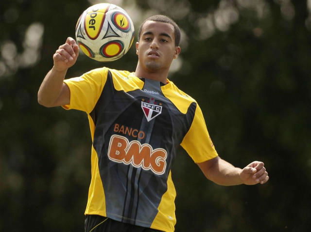 Lucas show prima del Psg. Ma che notte.. article-post