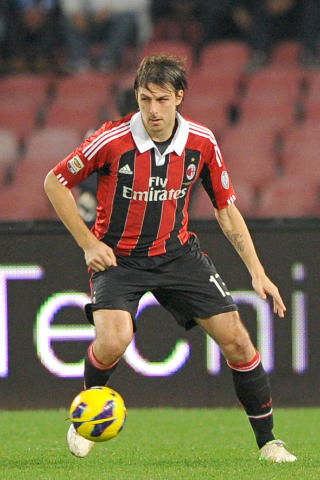 Acerbi:”Non mi va di parlare del Milan. Penso al Chievo” article-post