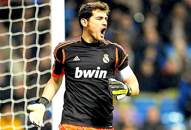 Casillas agli amici: Se Mou resta me ne vado preview