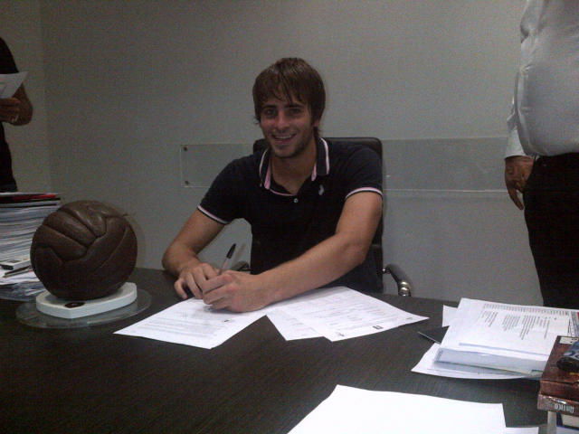 Sainz-Maza-Reggina: ecco la foto esclusiva della firma preview