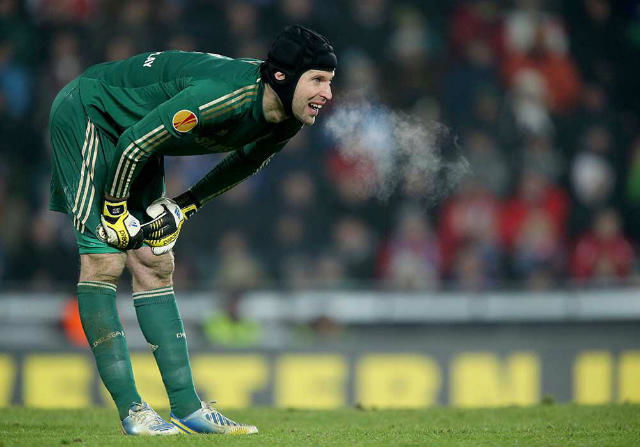 Barcellona: per il dopo Valdés spunta Cech preview