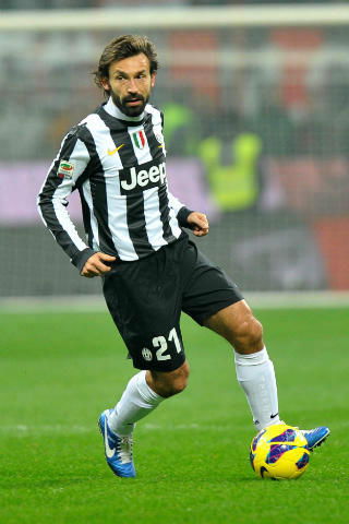 Pirlo, magia tricolore. Gomez chiude il tris viola preview