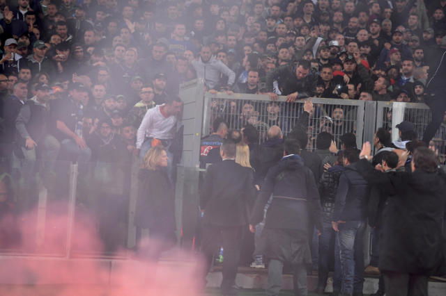 Ansa: 10 feriti complessivi, stabile il tifoso del Napoli preview