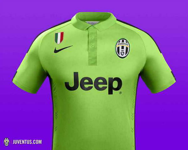 Juventus, ecco la terza maglia: è verde fluo article-post