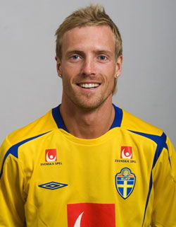 Ufficiale: l’ex Roma Wilhelmsson lascia il calcio giocato article-post