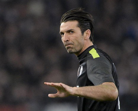 Buffon infinito: “Continuo altri tre anni a questi livelli” preview