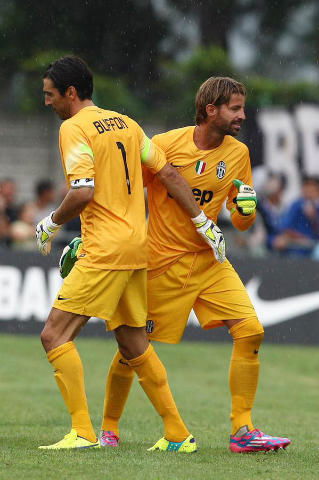 Buffon-tweet, il saluto a Marco Storari article-post