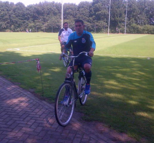 MAXI PEREIRA E LO SGAMBETTO DEL PORTO AL BENFICA article-post