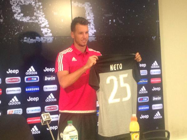 Juve, la carica di Neto: “Qui per il mio salto di qualità” preview