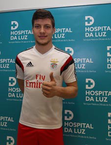 Ufficiale: Benfica, preso il 18enne Jovic preview