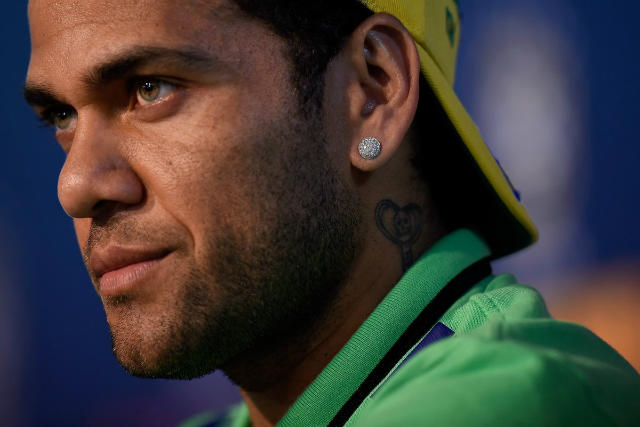 Dani Alves: “Un giorno vorrei giocare in Premier” preview