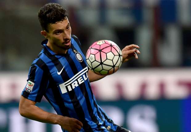 Agente Telles: “Offerte per lui, ma l’Inter ha la priorità” preview