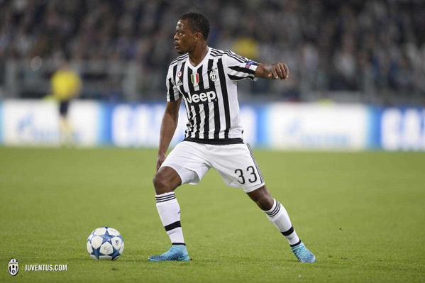 Evra: “La Juventus mi ha offerto il rinnovo” preview
