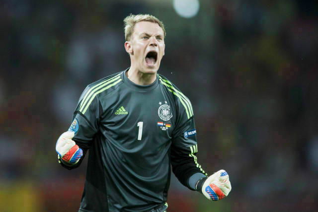 Neuer: “Il mio futuro è al Bayern. Ora vinciamo tutto” article-post