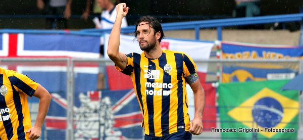 Hellas Verona: stop per Toni. Riscontrato un edema alla gamba destra preview