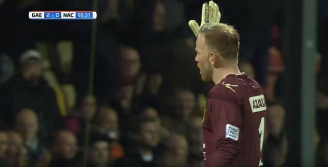 Olanda: muore la mamma del portiere del Nac e i tifosi avversari… preview