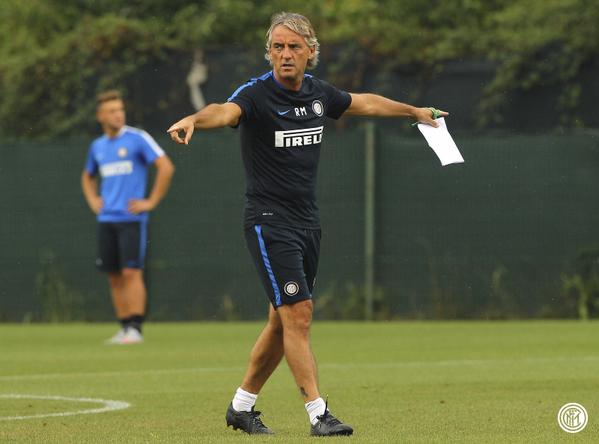 Mancini: “L’Inter può tenere i suoi calciatori più forti” preview