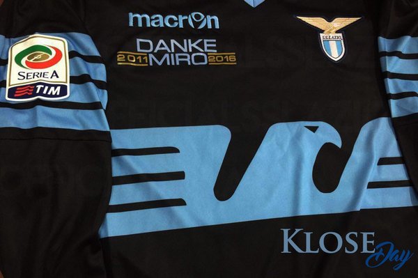 Lazio, domenica in campo con la maglia dedicata a Klose preview