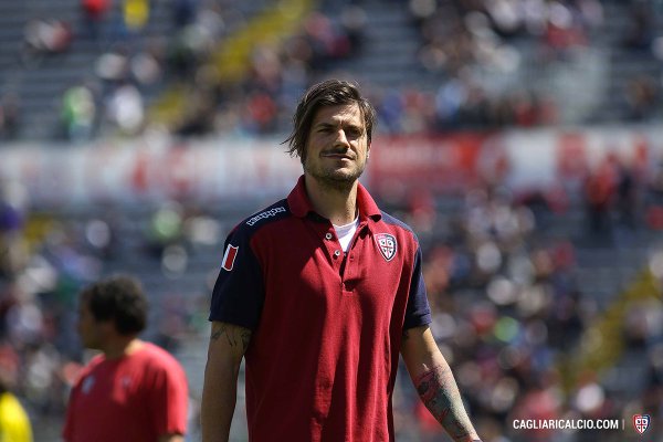 Gioia Cagliari: contro la Salernitana torna Dessena preview
