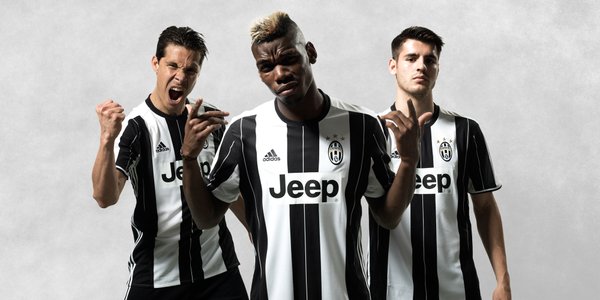 Juve, presentata la prima maglia per la stagione 2016/2017 article-post