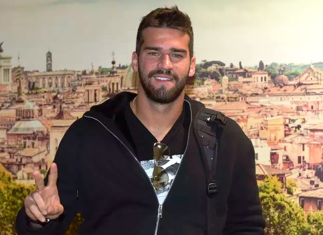Roma: visite mediche per Alisson preview