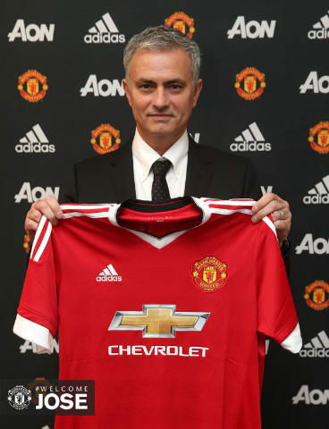 Mourinho al Manchester United: finalmente è ufficiale preview