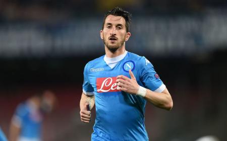 NAPLES, ITALY - FEBRUARY 25: Mirko Valdifiori of Napoli in action during the UEFA Europa League Round of 32 second leg match between SSC Napoli and Villarreal FC on February 25, 2016 in Naples, Italy. (Photo by Francesco Pecoraro/Getty Images)