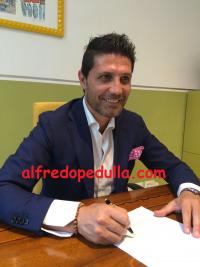 Fontana-Juve Stabia, ecco la foto della firma preview
