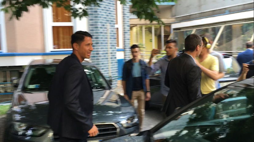 L’arrivo di Lapadula per le visite mediche preview