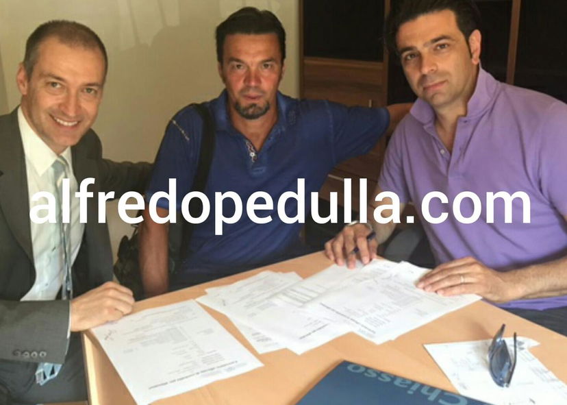 Scienza, biennale a Chiasso: la foto della firma preview