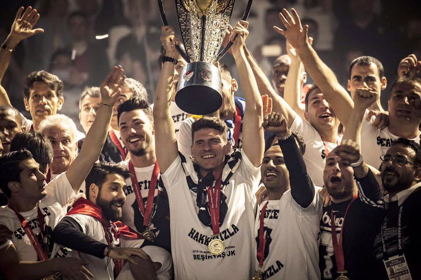 Gomez annuncia: “Lascio il Besiktas a causa della situazione politica in Turchia” preview