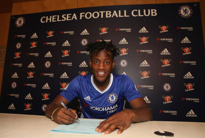 Batshuayi vola al Chelsea: ora è anche ufficiale preview