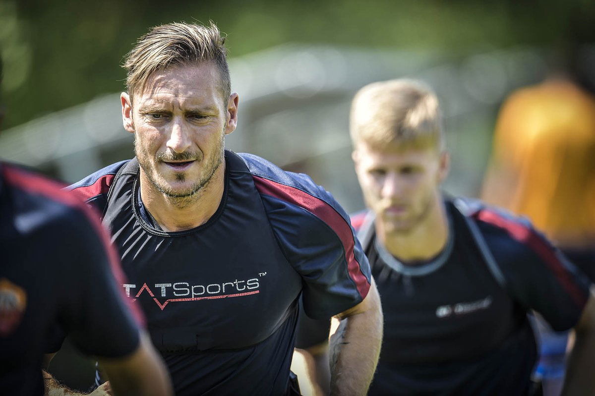 Totti: “Sarà il mio ultimo anno, vorrei vincere un trofeo. Higuain? Ormai i calciatori sono come nomadi” article-post