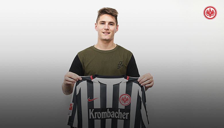 Varela lascia lo United, c’è l’Eintracht: ecco la nota ufficiale del club tedesco preview