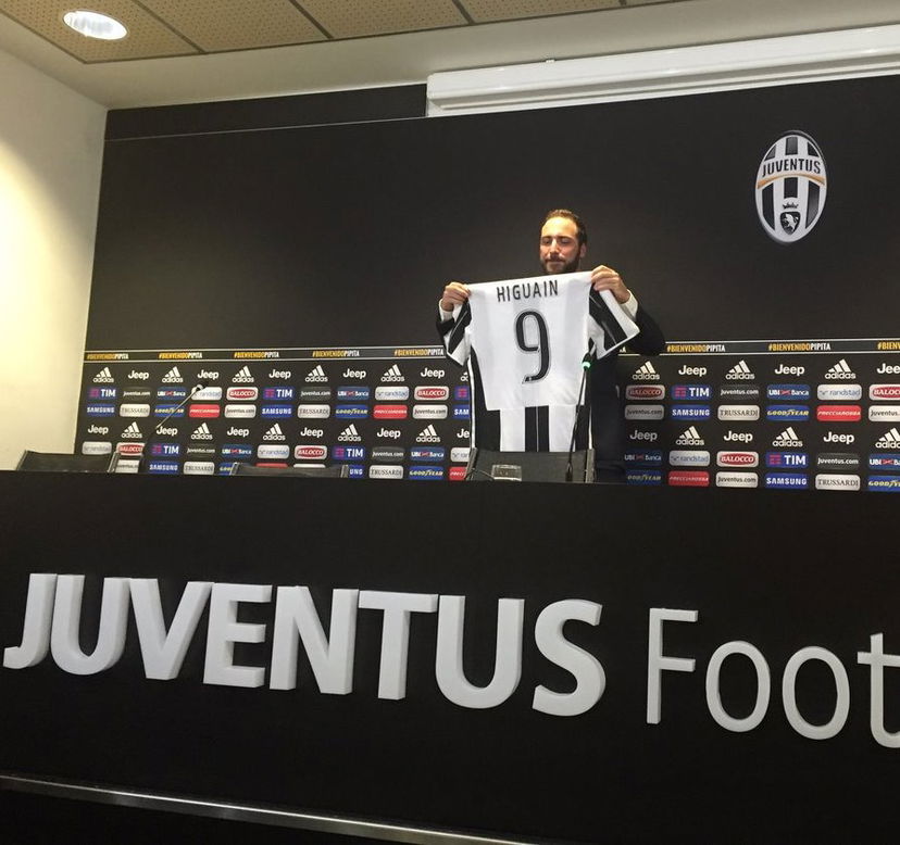 Higuain si presenta: “Napoli? Tre anni bellissimi, grazie di tutto. Capisco la rabbia dei tifosi” preview