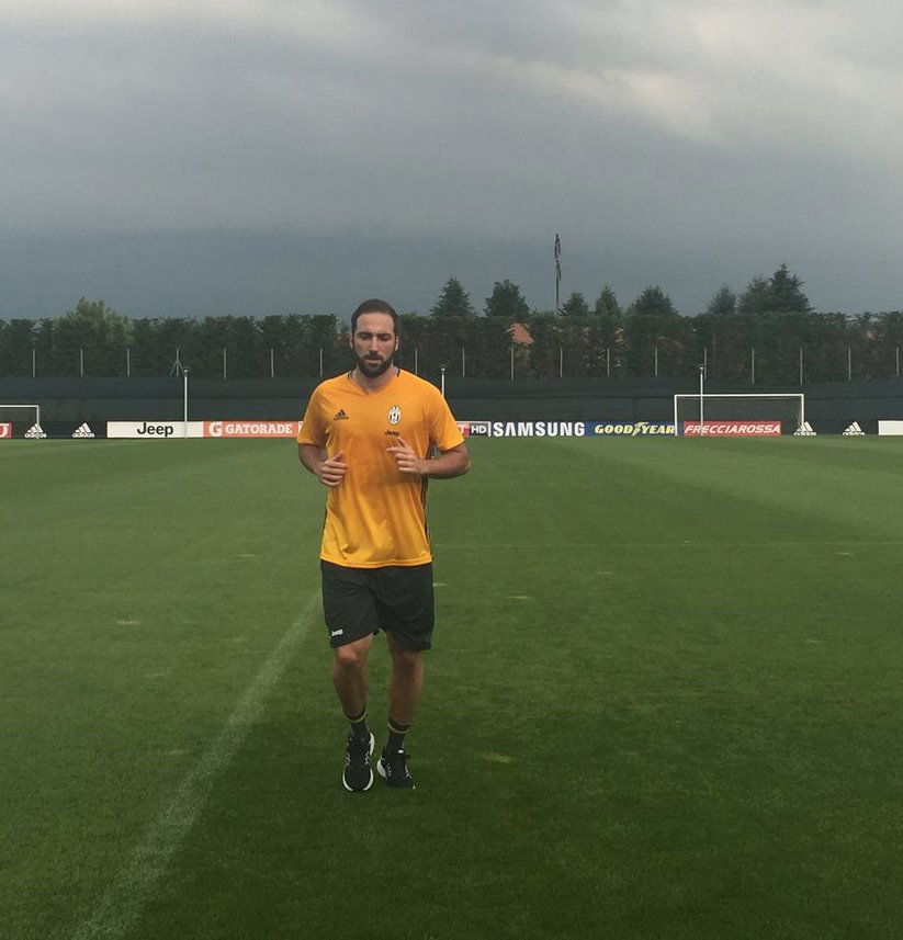 Juve: il Pipita-day si chiude con le immagini del primo allenamento preview