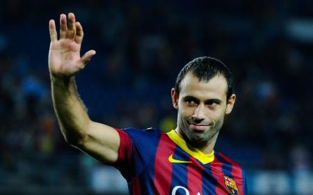 BARCELONA, SPAIN - AUGUST 28: Javier Mascherano of FC Barcelona celebrates after winning the Spanish Super Cup during the Spanish Super Cup second leg match between FC Barcelona and Atletico de Madrid at Nou Camp on August 28, 2013 in Barcelona, Spain. (Photo by David Ramos/Getty Images)