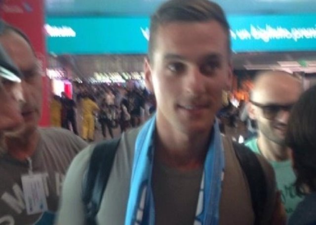 Napoli, ecco Milik: il bomber polacco è arrivato a Fiumicino preview