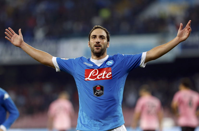 Sondaggio: per il 46% il Napoli dovrebbe mollare la presa su Higuain preview