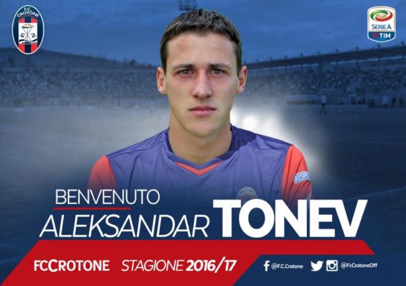 Ora è anche ufficiale: Crotone, ecco Tonev. Arriva pure Sampirisi preview