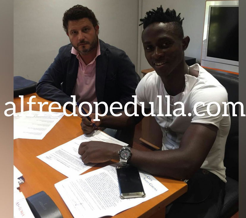 Cedric al Taranto, ecco la foto della firma preview