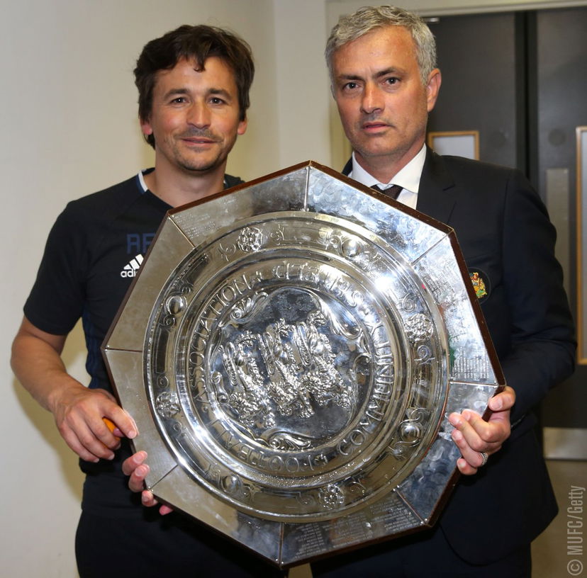 Mourinho: “Trofeo dedicato a Van Gaal, perché io non dimentico…” preview