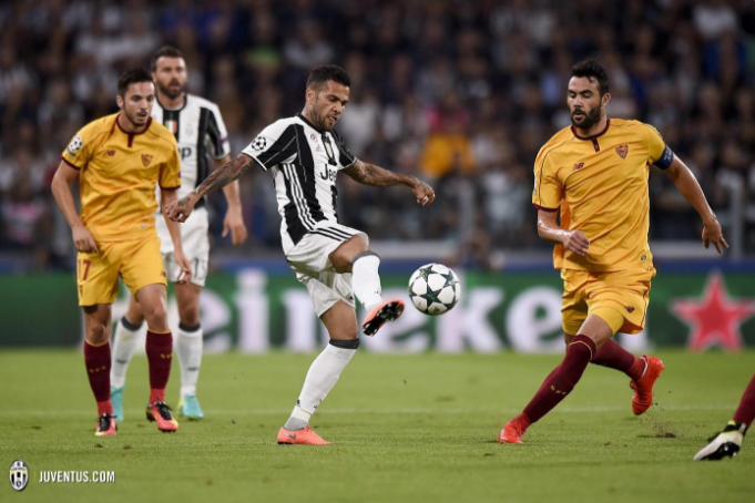 Dani Alves: “Alla Juventus per vincere la Champions. Higuain? Parlano i numeri” preview