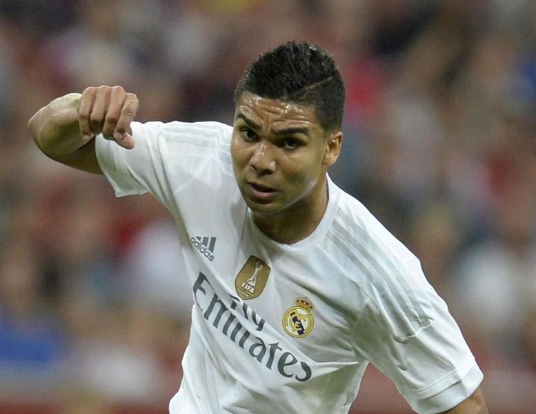 Real Madrid, tegola per Zidane: Casemiro fa crack, perone fratturato preview